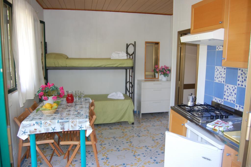 Villaggio Residence Nettuno มัสซาลูเบรนเซ ภายนอก รูปภาพ